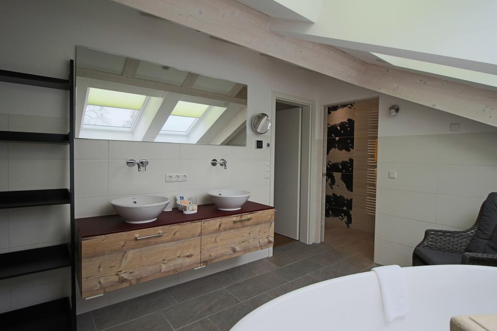 Hilleprandt - Adults Only Aparthotel Garmisch-Partenkirchen Ruang foto